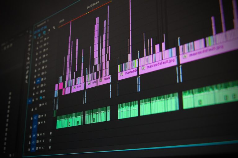 Nachbearbeitung von Videodateien - Screenshot einer Schnittsoftware mit Tracks